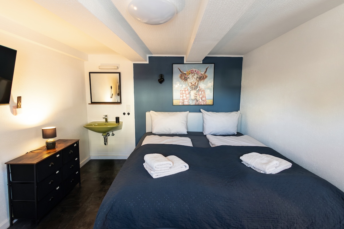 Erste Etage - Zimmer nr 4 1 etage bett